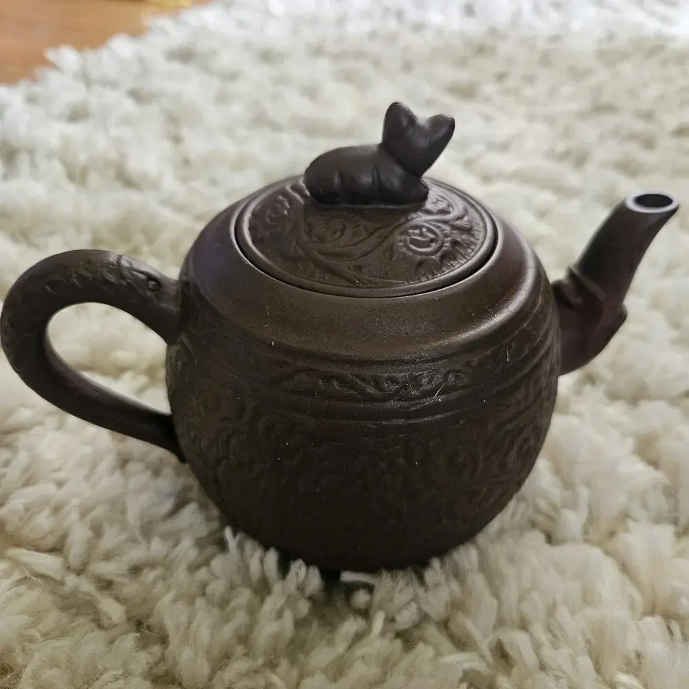 Vintage Rare Yixing Zisha Purple Clay Teapot Cat Lid Chinese Handcrafted